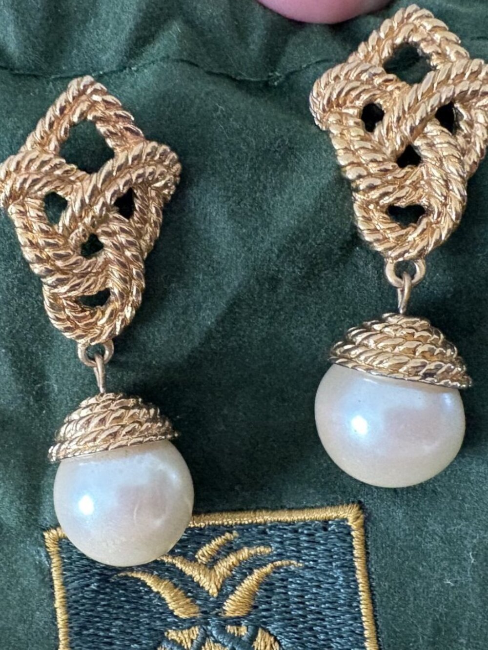 Vintage AVON Braided Fashion Drop Pierced Earrings Gold Tone Faux Pearls.